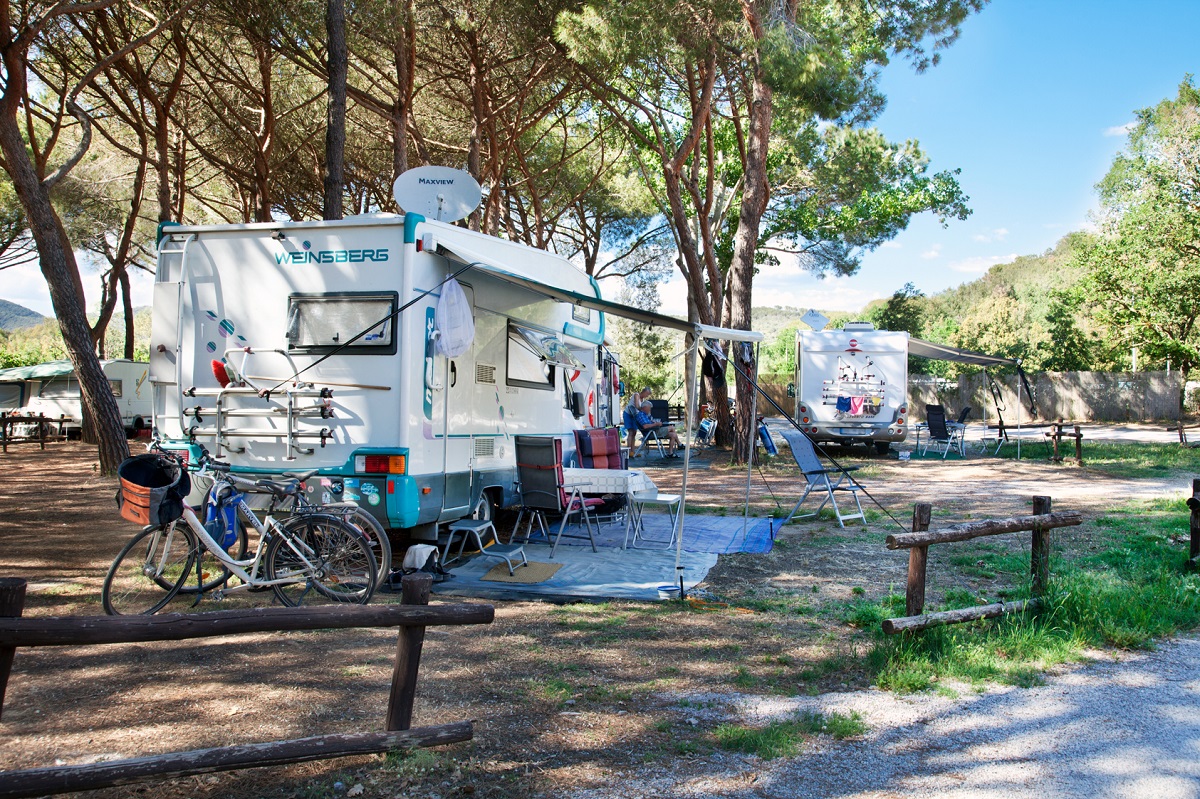Piazzole camper e roulotte – Camping Village le Rocchette